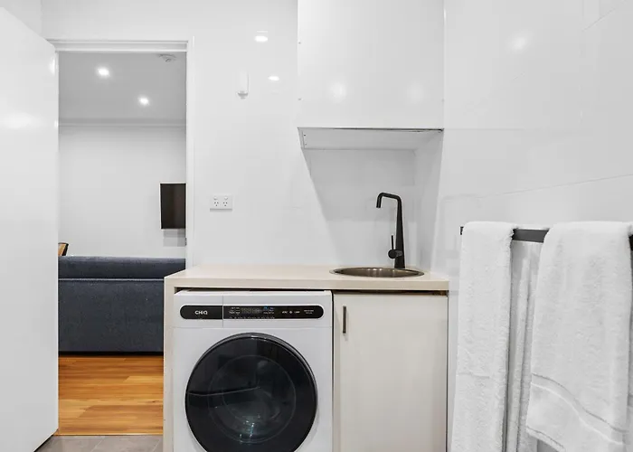 River Fringe Urban Retreat