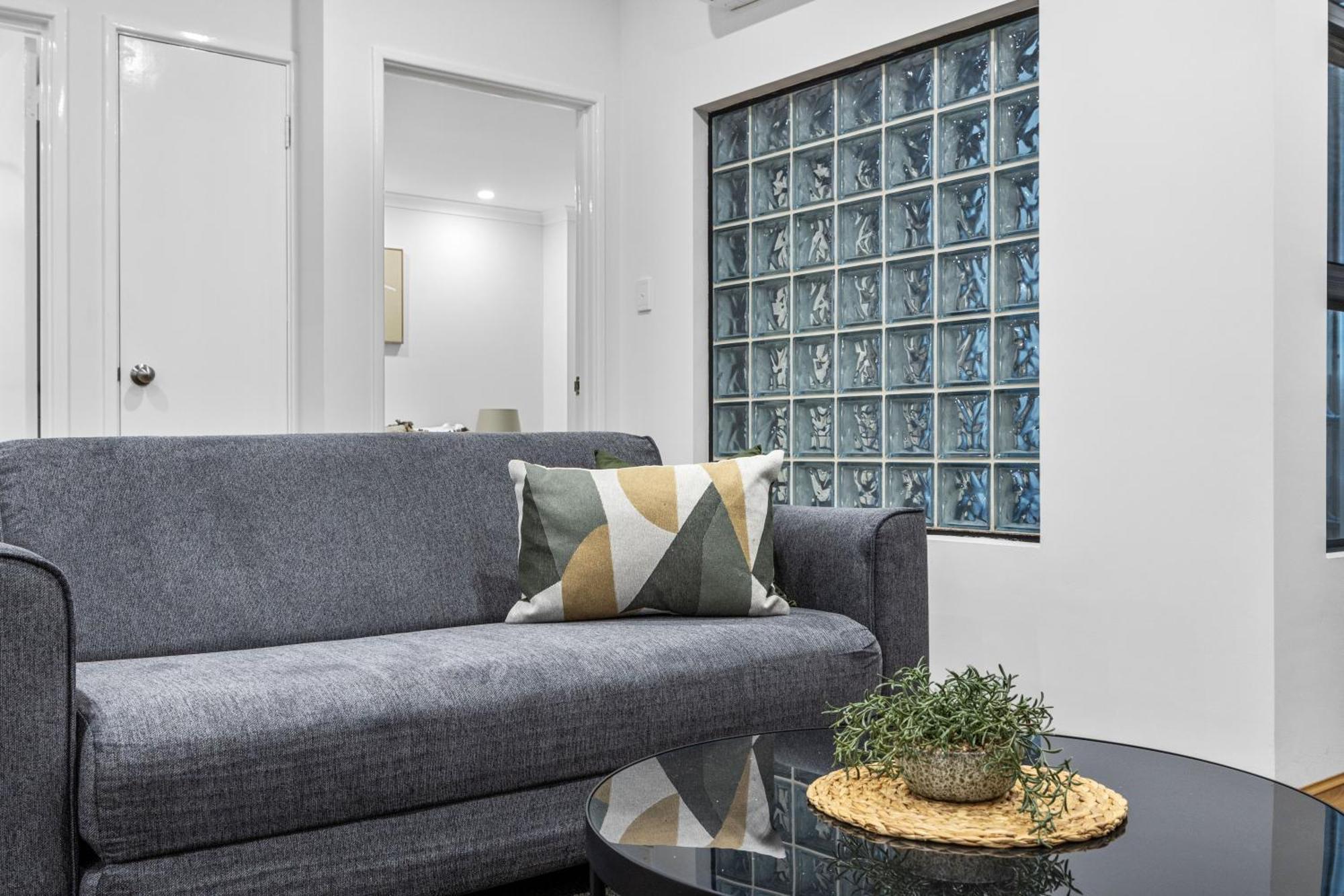 Apartment River Fringe Urban Retreat